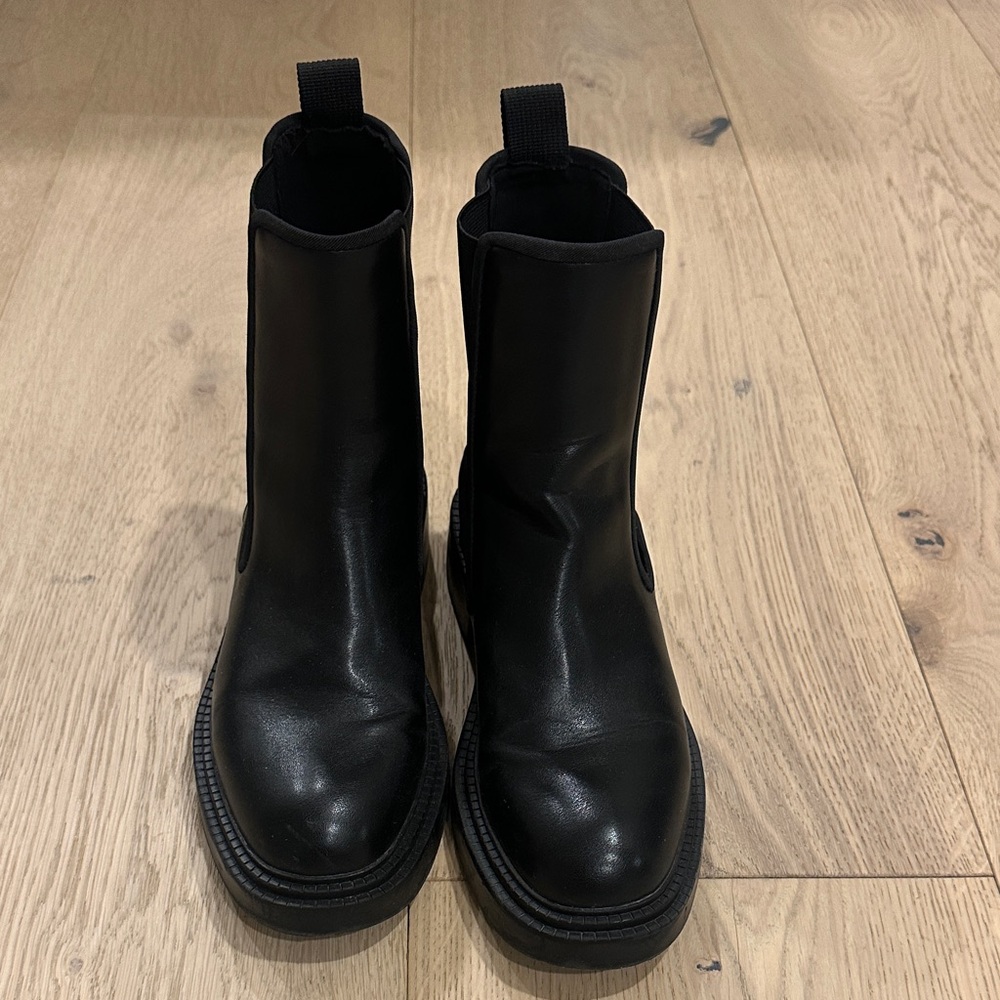 Zara Black Leather Ankle Chelsea Boots